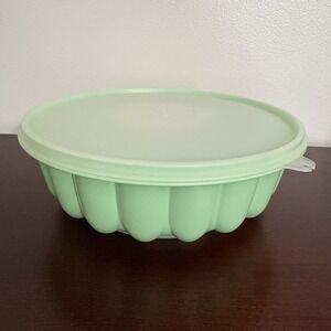 Tupperware Mint Green Jell-N-Serve Mold